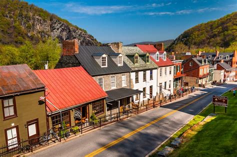 16 Charming Small Towns in West Virginia (+ Things to .